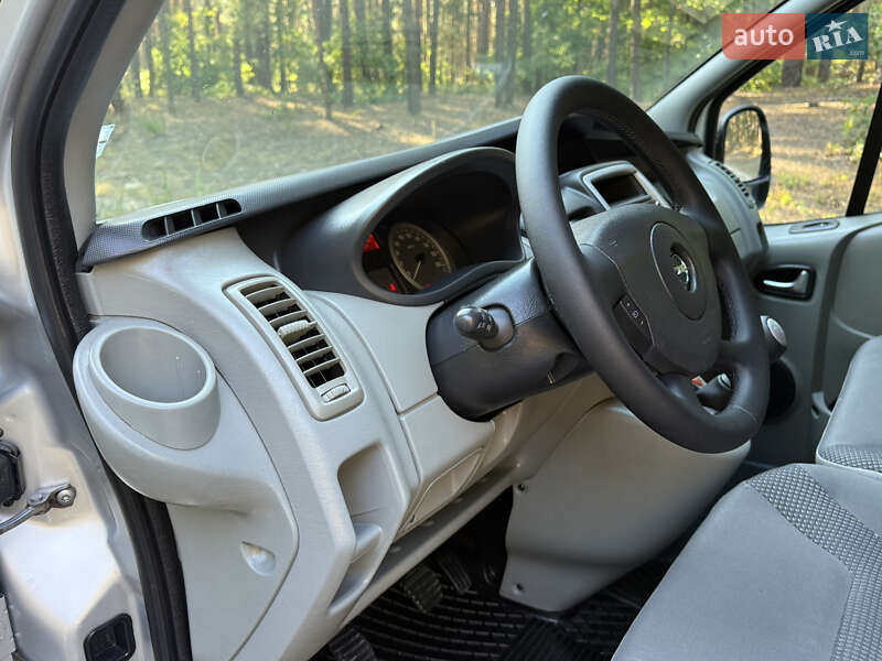 Минивэн Opel Vivaro 2014 в Киеве