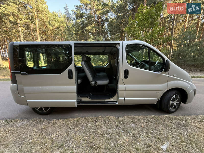 Минивэн Opel Vivaro 2014 в Киеве