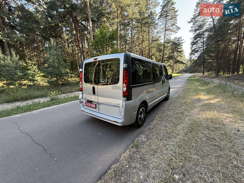 Минивэн Opel Vivaro 2014 в Киеве