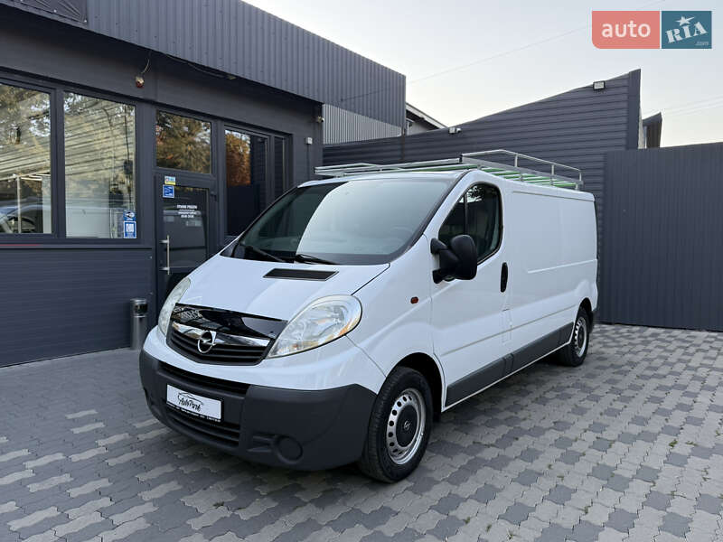 Грузовой фургон Opel Vivaro 2013 в Черновцах
