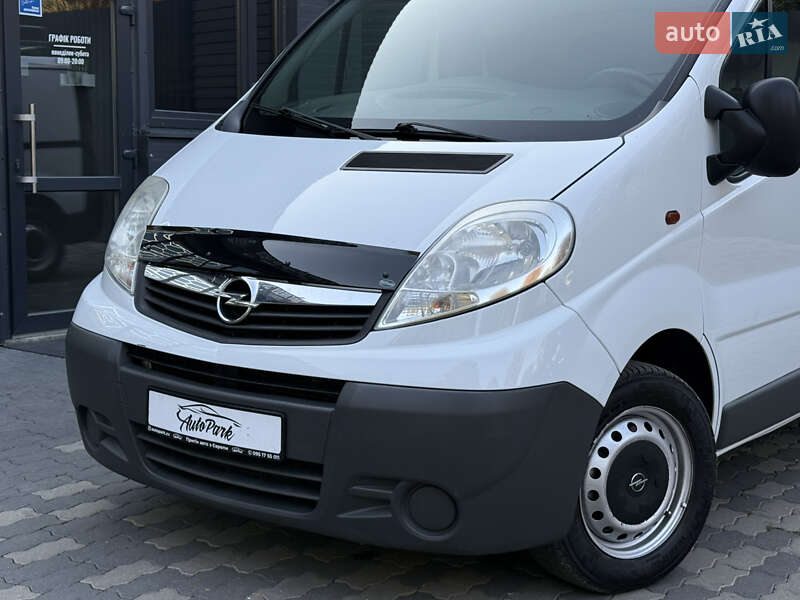 Грузовой фургон Opel Vivaro 2013 в Черновцах