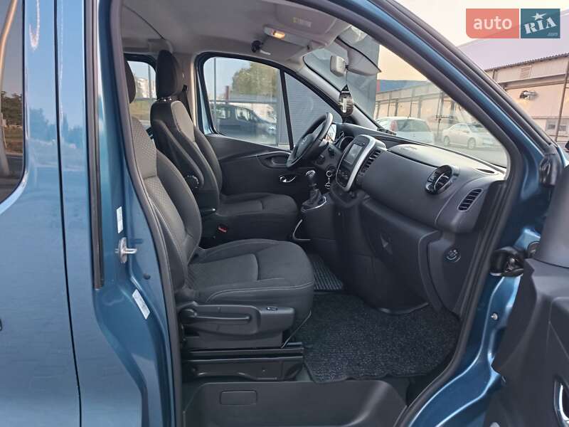 Мінівен Opel Vivaro 2015 в Івано-Франківську