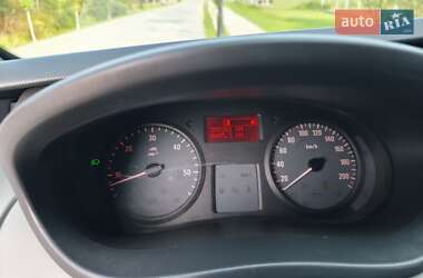 Вантажний фургон Opel Vivaro 2012 в 
