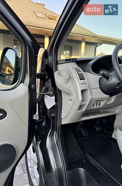 Минивэн Opel Vivaro 2012 в 