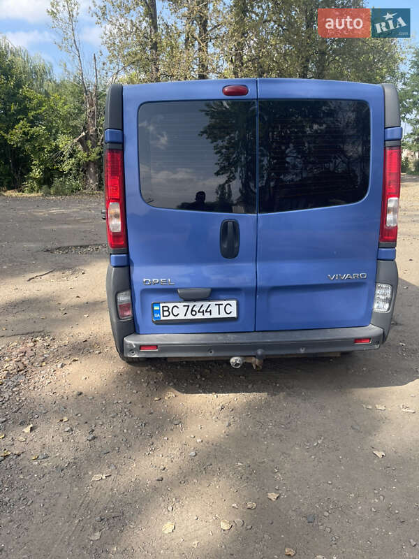 Минивэн Opel Vivaro 2009 в Болехове