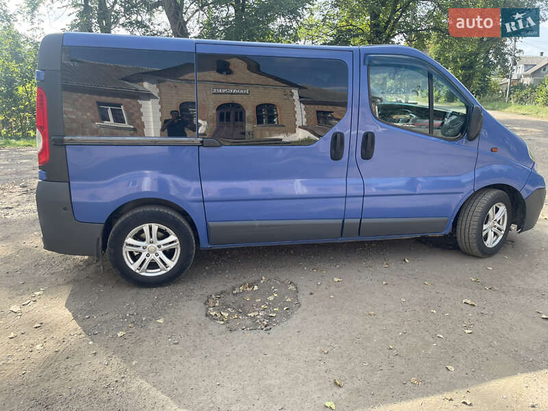Минивэн Opel Vivaro 2009 в Болехове