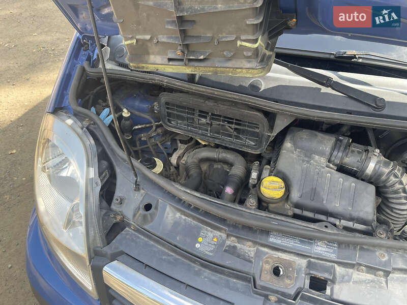 Минивэн Opel Vivaro 2009 в Болехове