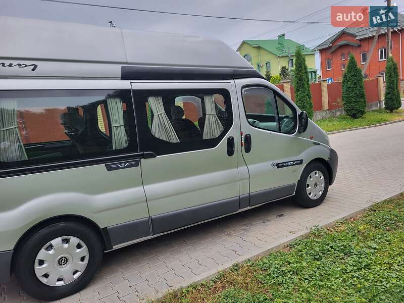 Мінівен Opel Vivaro 2004 в Хмельницькому