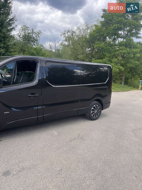 Грузовой фургон Opel Vivaro 2015 в Надворной