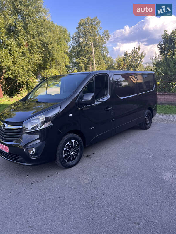 Грузовой фургон Opel Vivaro 2015 в Надворной