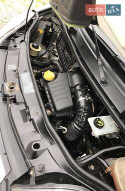 Грузовой фургон Opel Vivaro 2011 в 