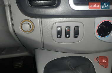 Минивэн Opel Vivaro 2011 в Виноградове