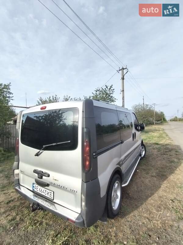 Мінівен Opel Vivaro 2004 в Покрові