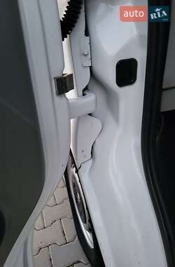 Грузовой фургон Opel Vivaro 2012 в 