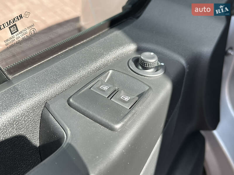 Минивэн Opel Vivaro 2015 в Ровно