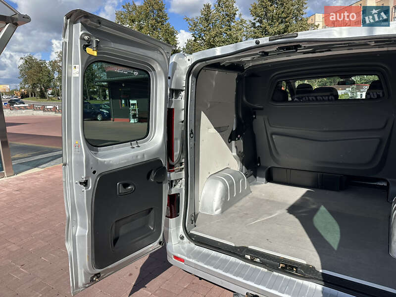 Минивэн Opel Vivaro 2015 в Ровно