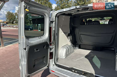 Минивэн Opel Vivaro 2015 в 