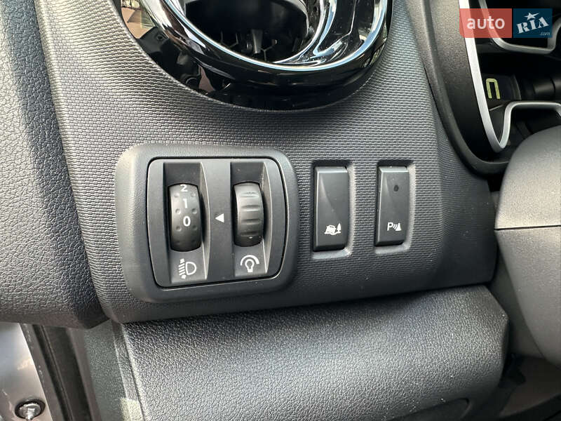 Минивэн Opel Vivaro 2015 в Ровно