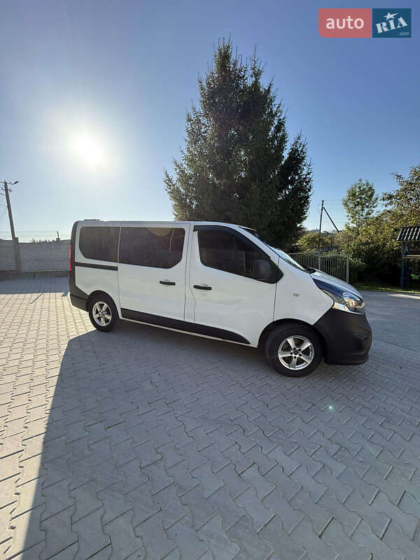 Минивэн Opel Vivaro 2016 в Львове