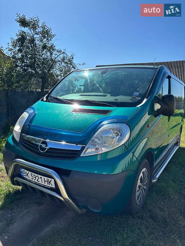 Мінівен Opel Vivaro 2007 в Радивиліві