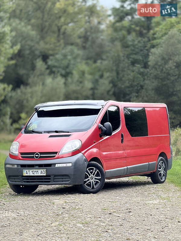 Минивэн Opel Vivaro 2003 в 