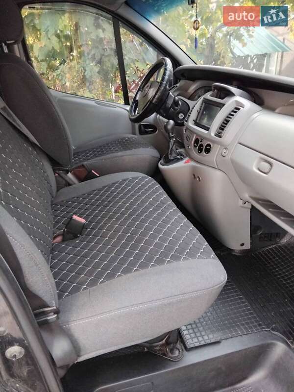 Минивэн Opel Vivaro 2007 в Хотине