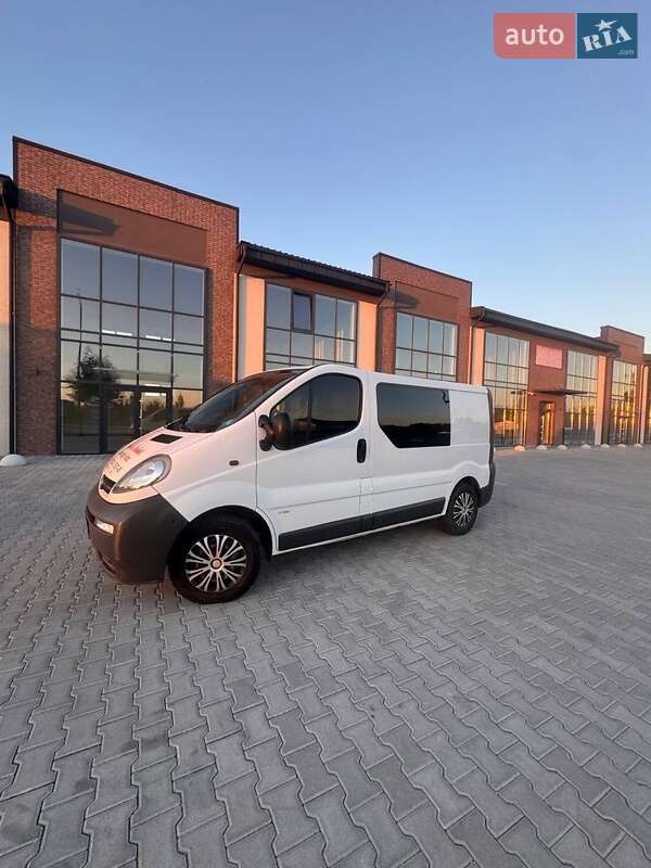 Opel Vivaro 2004