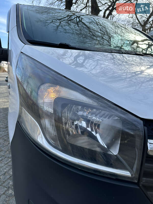 Минивэн Opel Vivaro 2015 в Черновцах