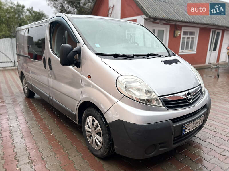 Вантажопасажирський фургон Opel Vivaro 2012 в Новій Ушиці