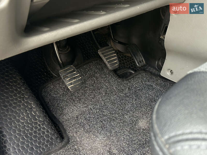 Мінівен Opel Vivaro 2006 в Луцьку