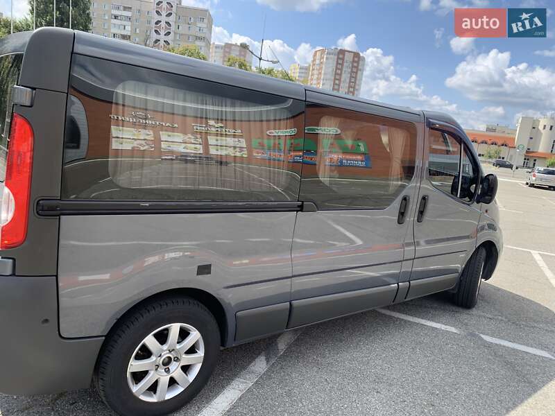 Минивэн Opel Vivaro 2012 в Киеве