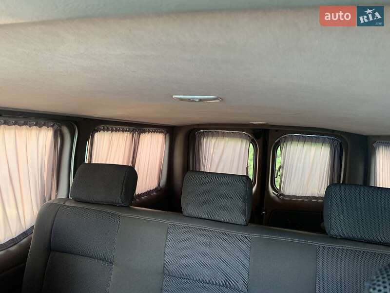Минивэн Opel Vivaro 2012 в Киеве