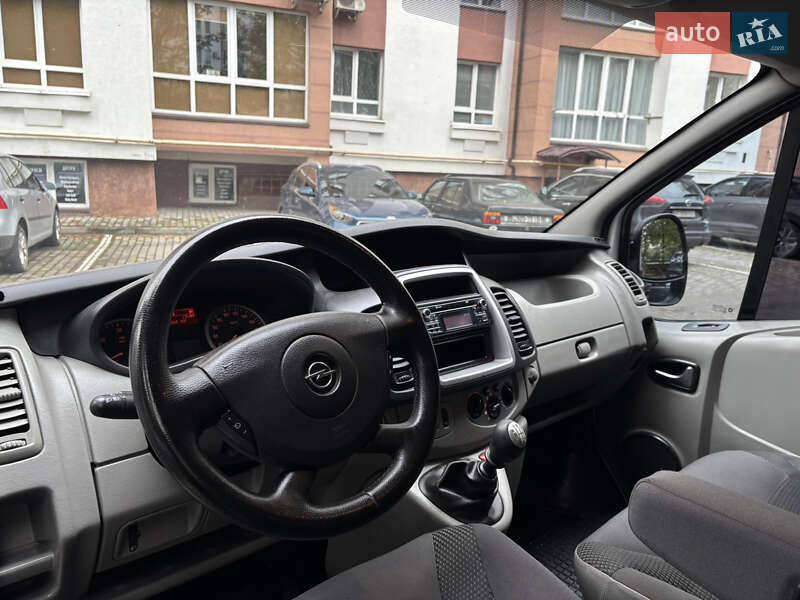 Грузовой фургон Opel Vivaro 2013 в Ивано-Франковске