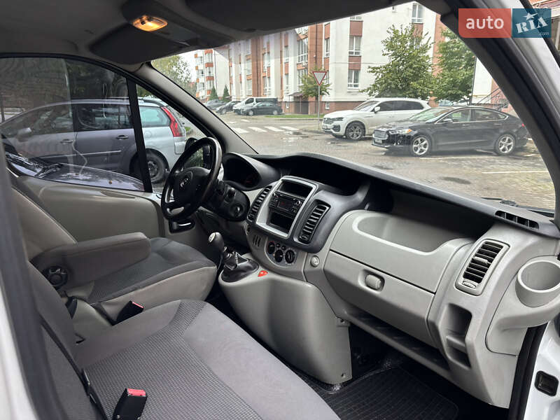 Грузовой фургон Opel Vivaro 2013 в Ивано-Франковске