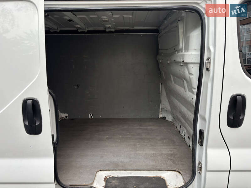 Грузовой фургон Opel Vivaro 2013 в Ивано-Франковске