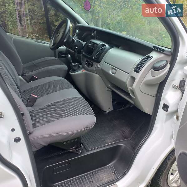 Грузопассажирский фургон Opel Vivaro 2007 в Виннице