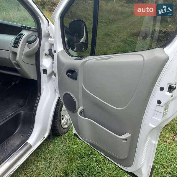 Грузопассажирский фургон Opel Vivaro 2007 в Виннице