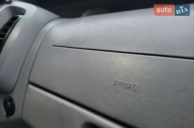 Минивэн Opel Vivaro 2005 в 