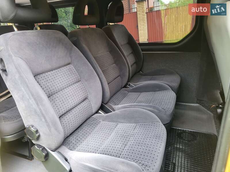 Минивэн Opel Vivaro 2004 в Хмельницком