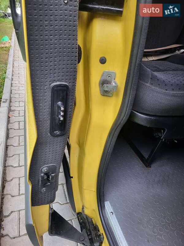 Минивэн Opel Vivaro 2004 в Хмельницком
