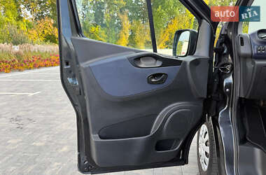 Минивэн Opel Vivaro 2015 в 