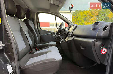 Минивэн Opel Vivaro 2015 в 