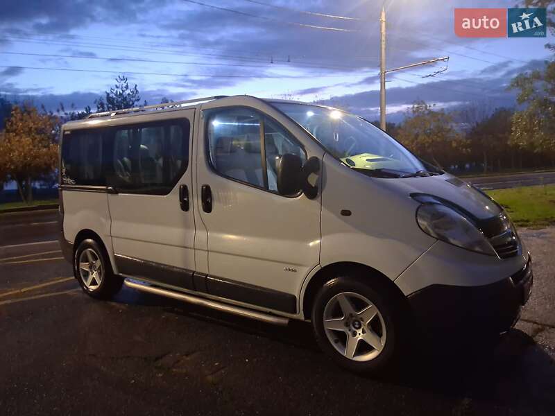 Минивэн Opel Vivaro 2008 в Николаеве