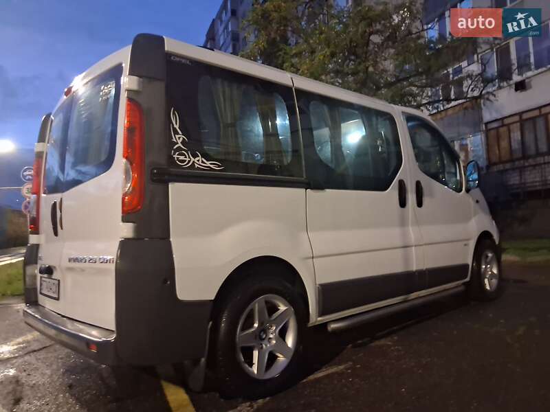 Минивэн Opel Vivaro 2008 в Николаеве