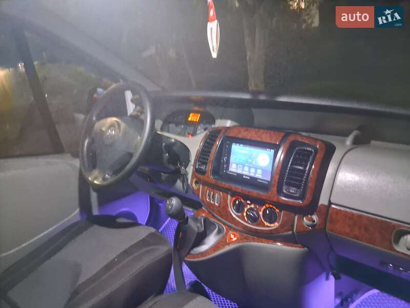 Минивэн Opel Vivaro 2008 в Николаеве