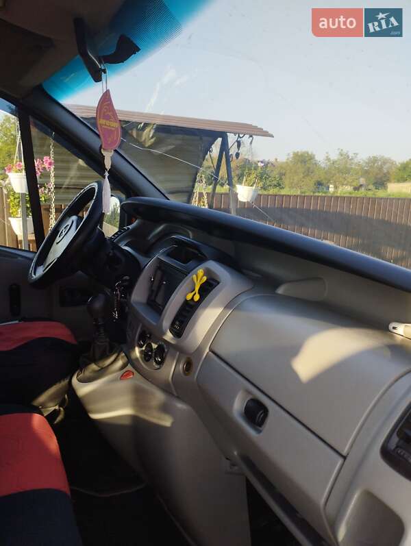 Минивэн Opel Vivaro 2004 в Остроге фото 2 Минивэн Opel Vivaro 2004 в Остроге