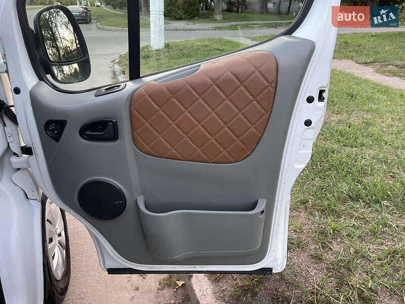 Минивэн Opel Vivaro 2007 в Харькове