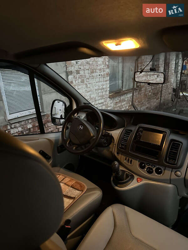 Минивэн Opel Vivaro 2012 в Луцке