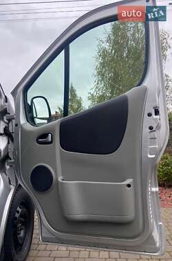 Мінівен Opel Vivaro 2012 в 