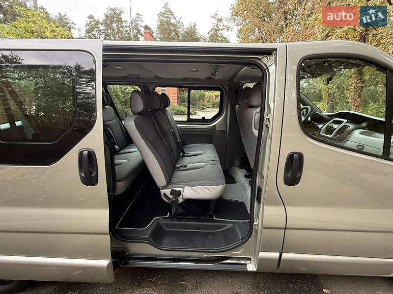 Минивэн Opel Vivaro 2013 в Киеве